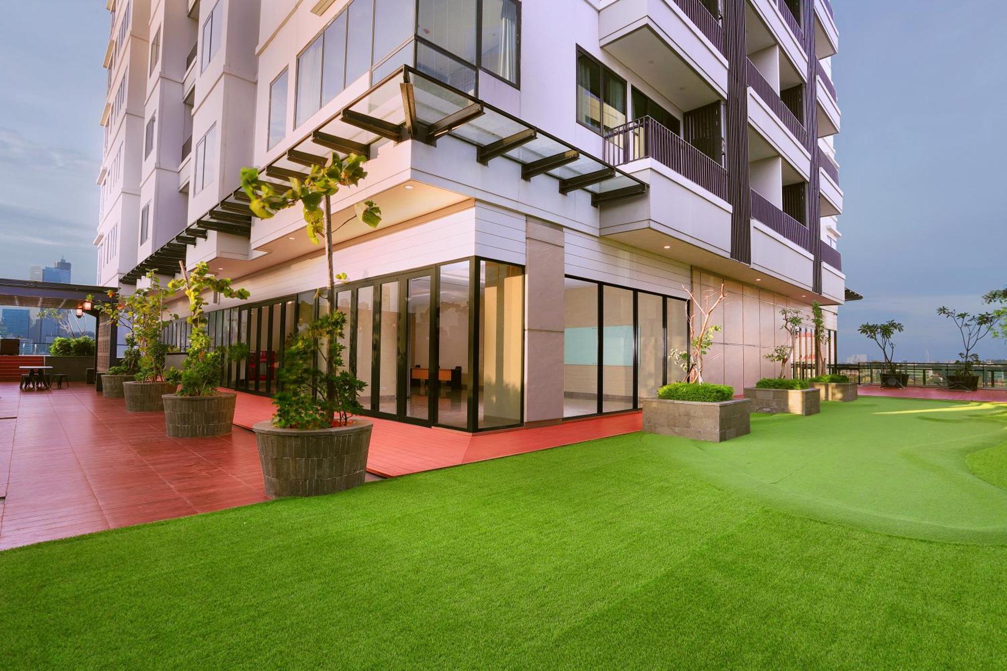 Citadines Gatot Subroto Jakarta Exterior foto