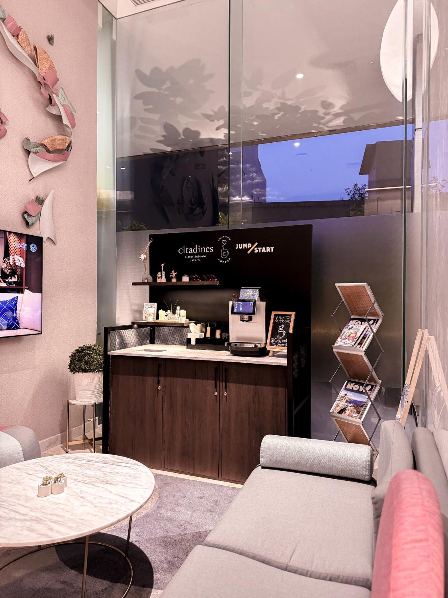 Citadines Gatot Subroto Jakarta Exterior foto
